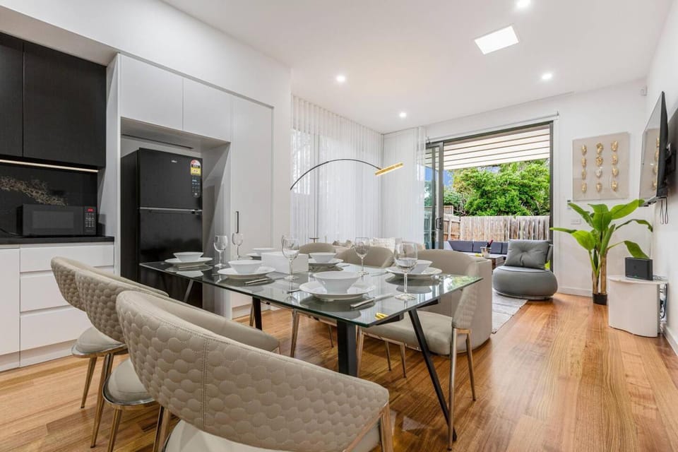Spacious Bayside Escape Near Williamstown Beach House in Williamstown
