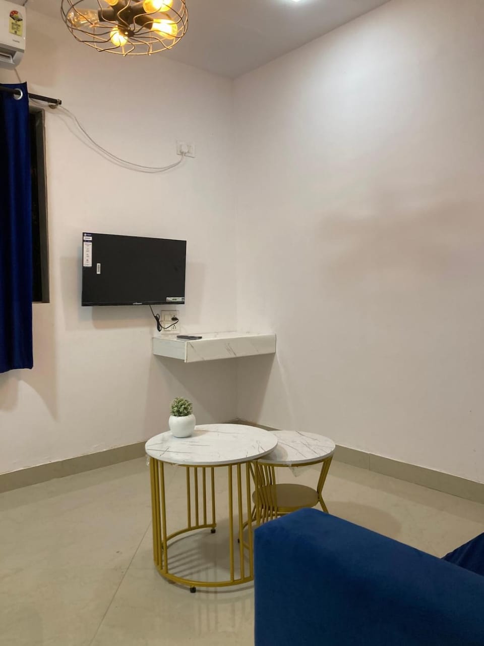 Room close to sea carters Apartment in Mumbai