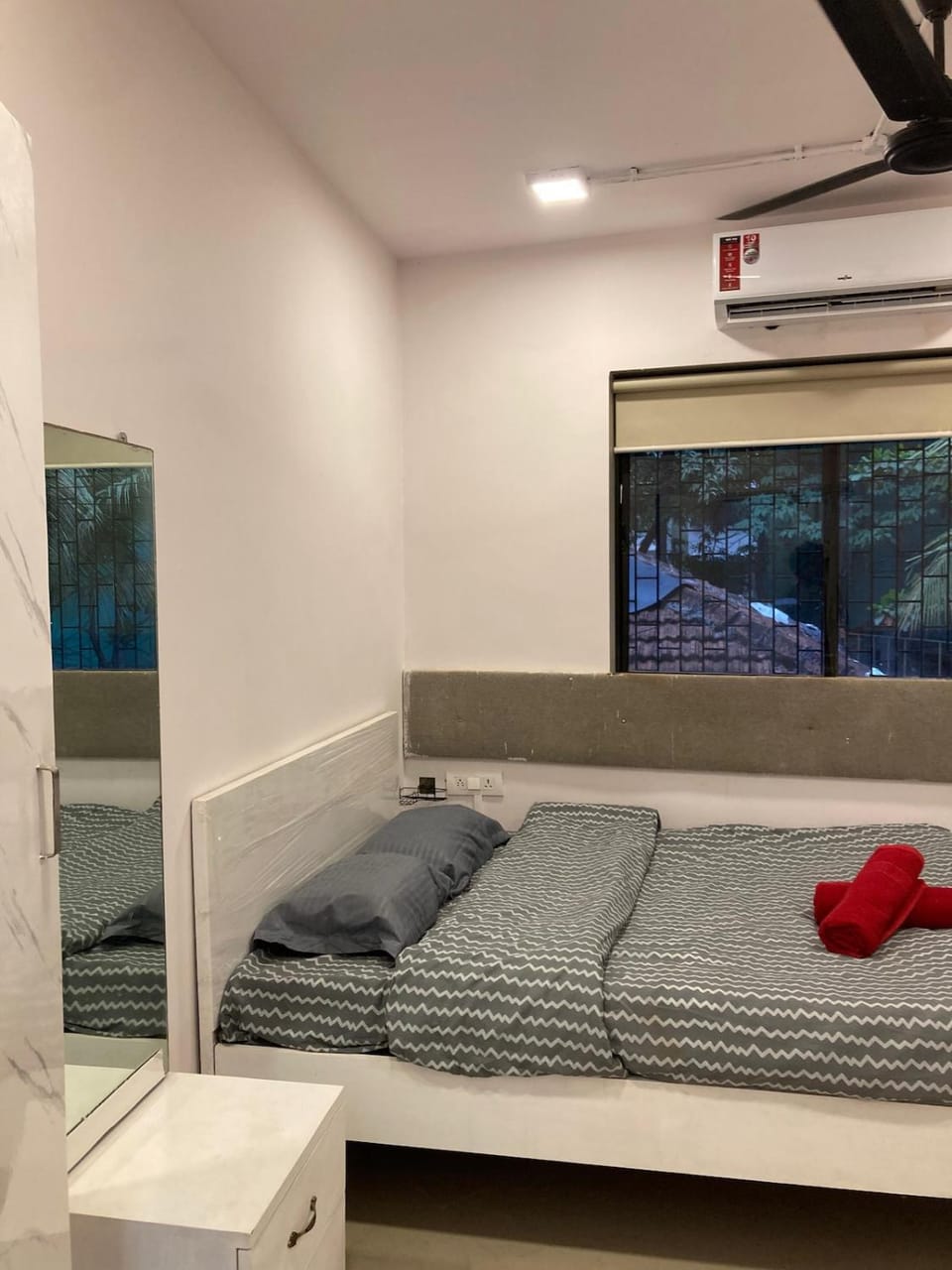 Room close to sea carters Apartment in Mumbai