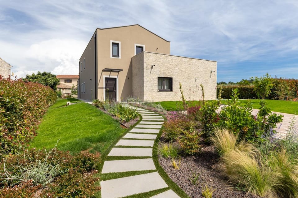 Property building, Garden