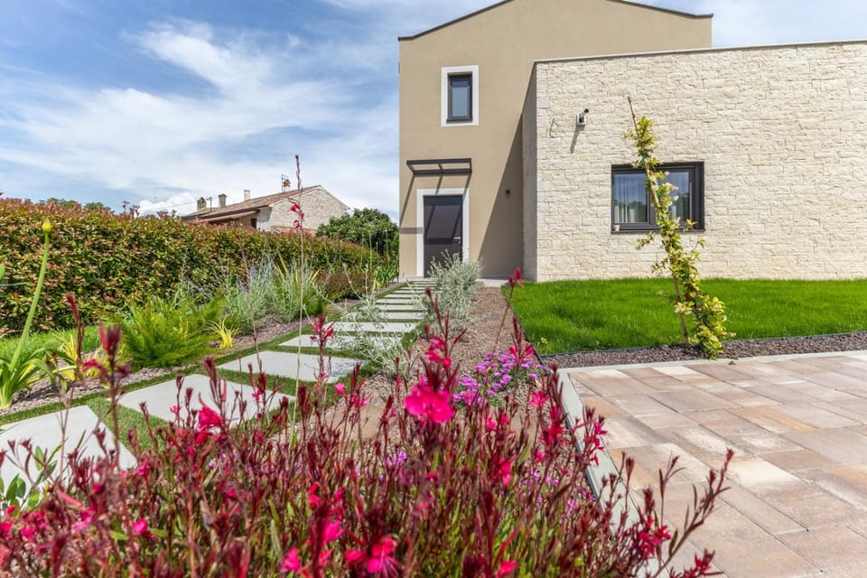 Property building, Garden