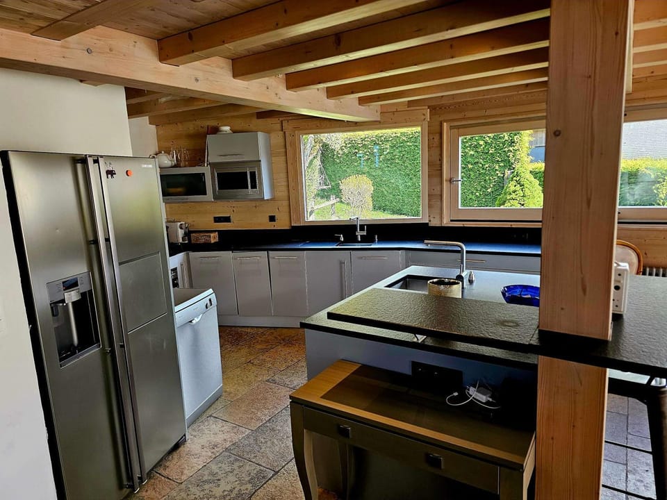 Large Superior Style Chalet - Central Location Chalet in Montriond