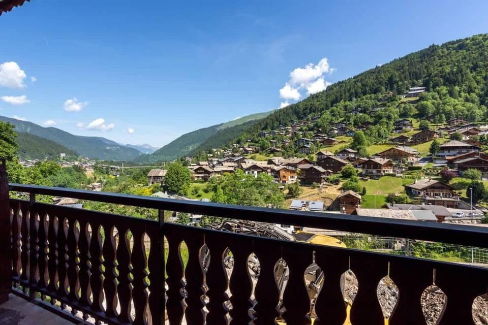 Lovely Apt Sleeps 5 Easy Access to Morzine Apartment in Montriond