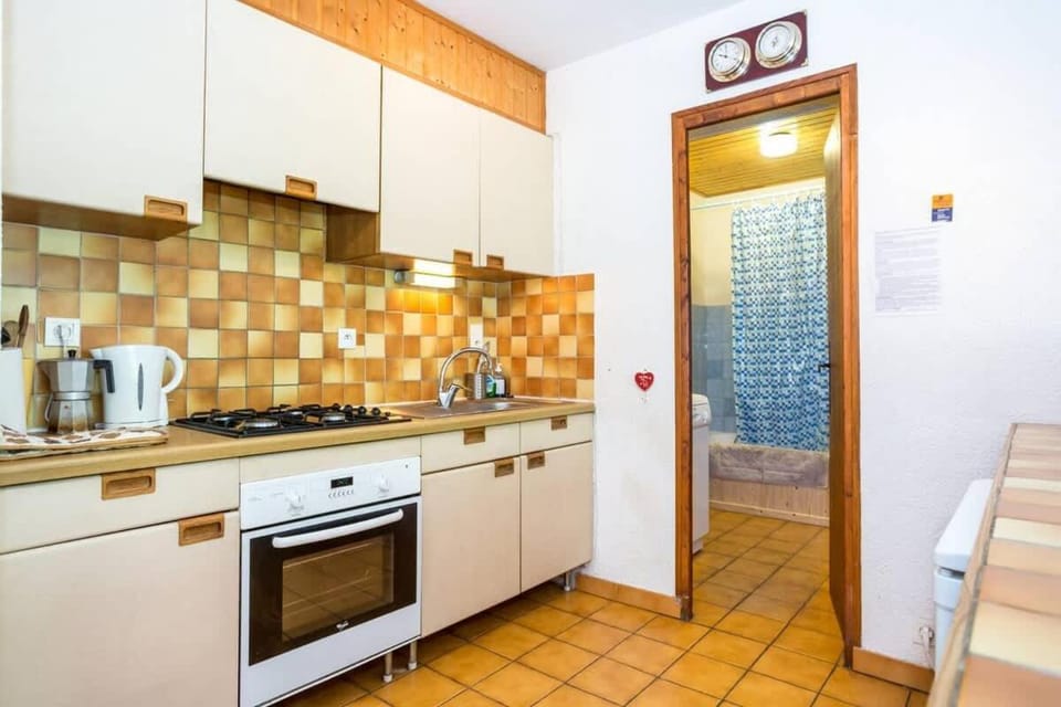 Lovely Apt Sleeps 5 Easy Access to Morzine Apartment in Montriond
