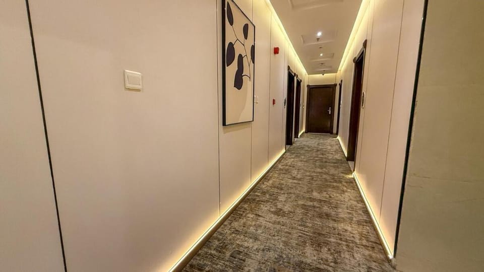 جناح فندقي من غرفه وصاله وصول ذكي في السلامه Apartment in Jeddah