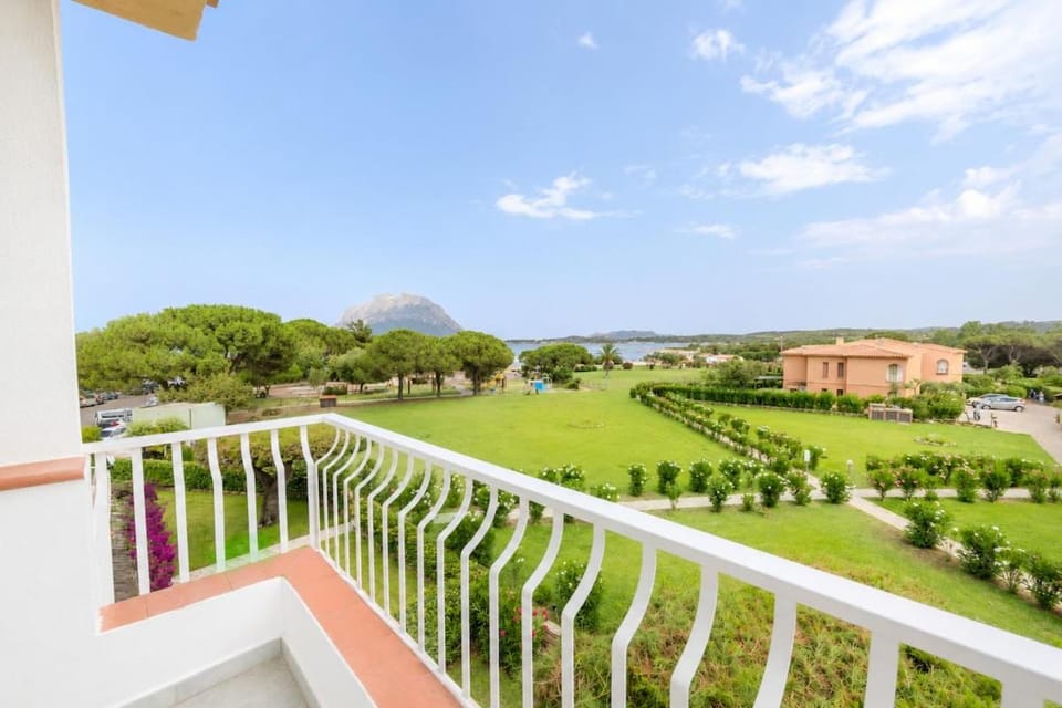 Tavolara Suite Sea View - Beach 1 Min Apartment in Sardinia