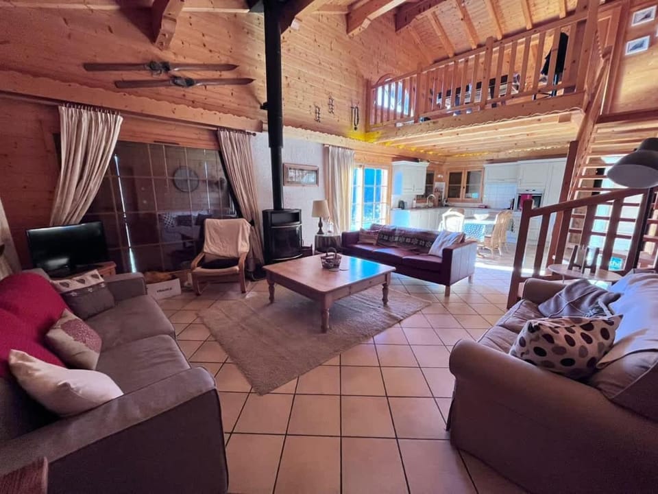 Mountain Chalet with Panoramic Views Sleeps 9 Chalet in Les Gets