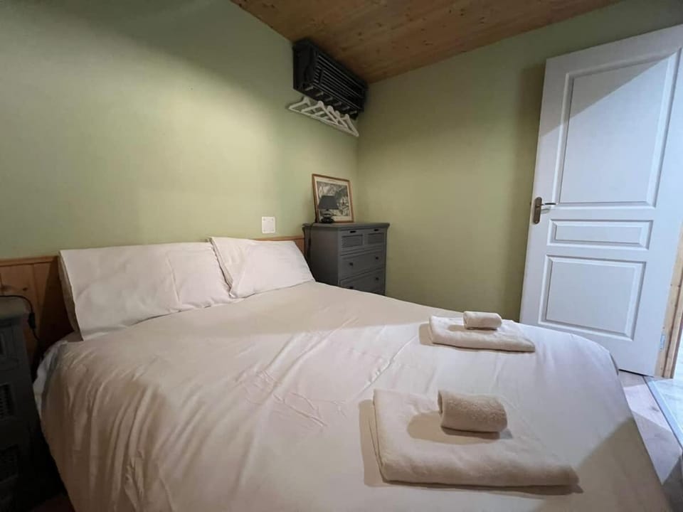 2 Bed Apt Easy access to Les Gets 2 Bathrooms Apartment in Les Gets