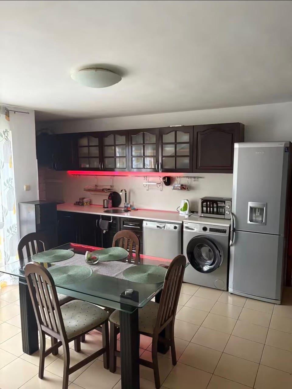 Kitchen or kitchenette, Dining area, dishwasher, oven, pet friendly, stove, washing machine