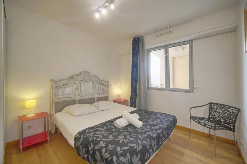 FRGK - APPART SUQUET - Special group 4BR Apartment in Cannes