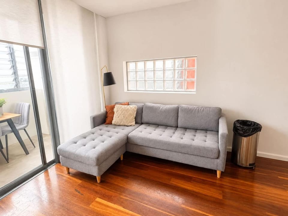 2 Bedrooms Cozy in the Heart of Maroubra Apartment in Sydney