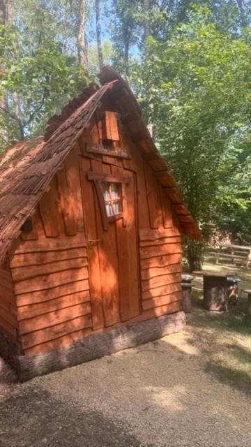 Cabane Mushroom Bed and Breakfast in Nouvelle-Aquitaine