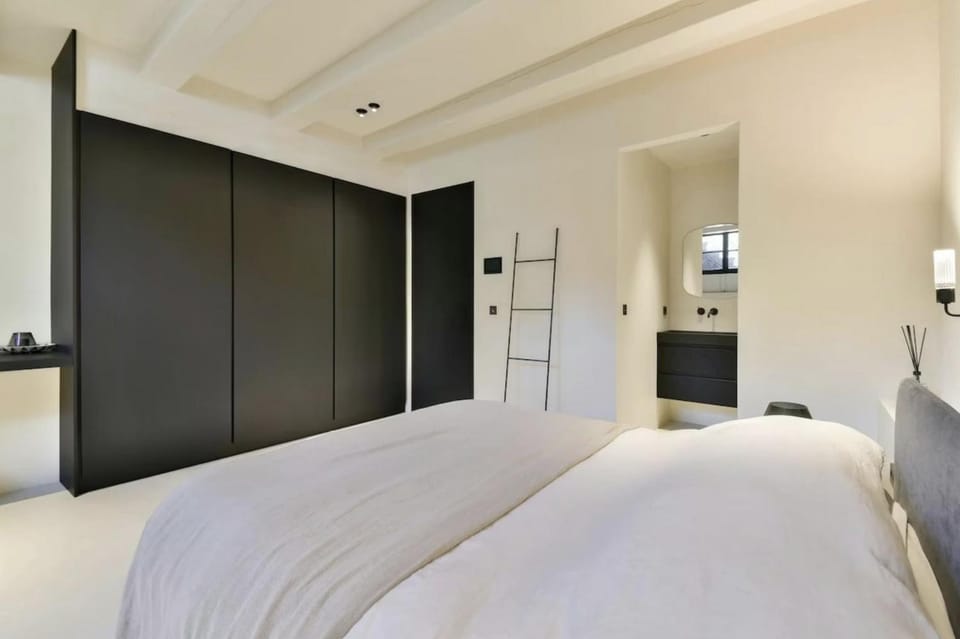 Bed, Photo of the whole room, Bedroom, wardrobe