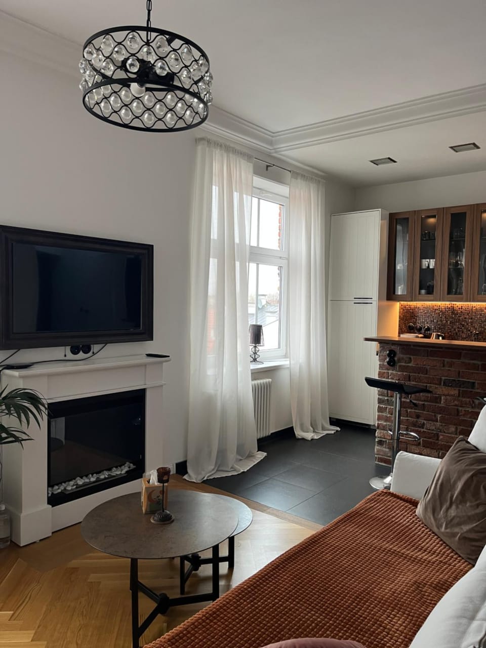 Communal lounge/ TV room, TV and multimedia, Living room, Seating area, Evening entertainment