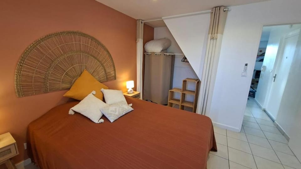 Appartement 2 chambres entre plage et village Apartment in French Riviera
