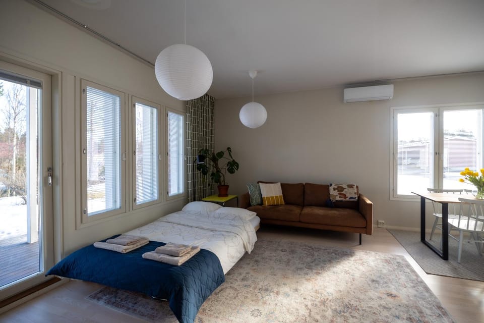 Bed, Living room, Seating area