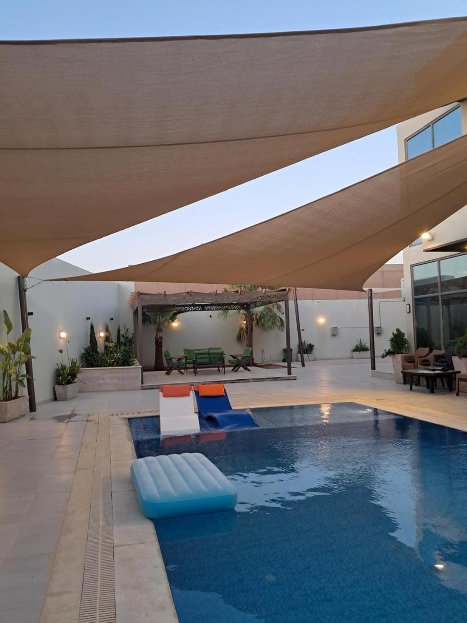 Day, Pool view, Swimming pool, sunbed
