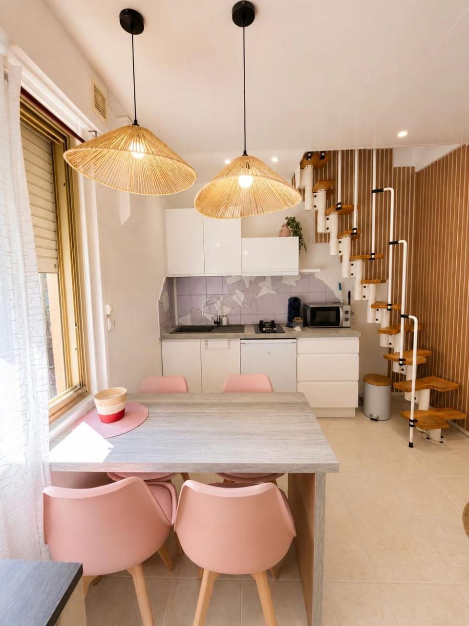 Kitchen or kitchenette, Living room, Seating area, Dining area, stove