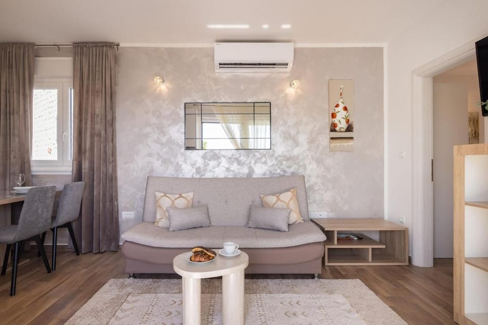 Living room, air conditioner