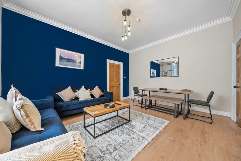 Castle Terrace Stylish Victorian Townhouse in the Heart of Stirling House in Stirling