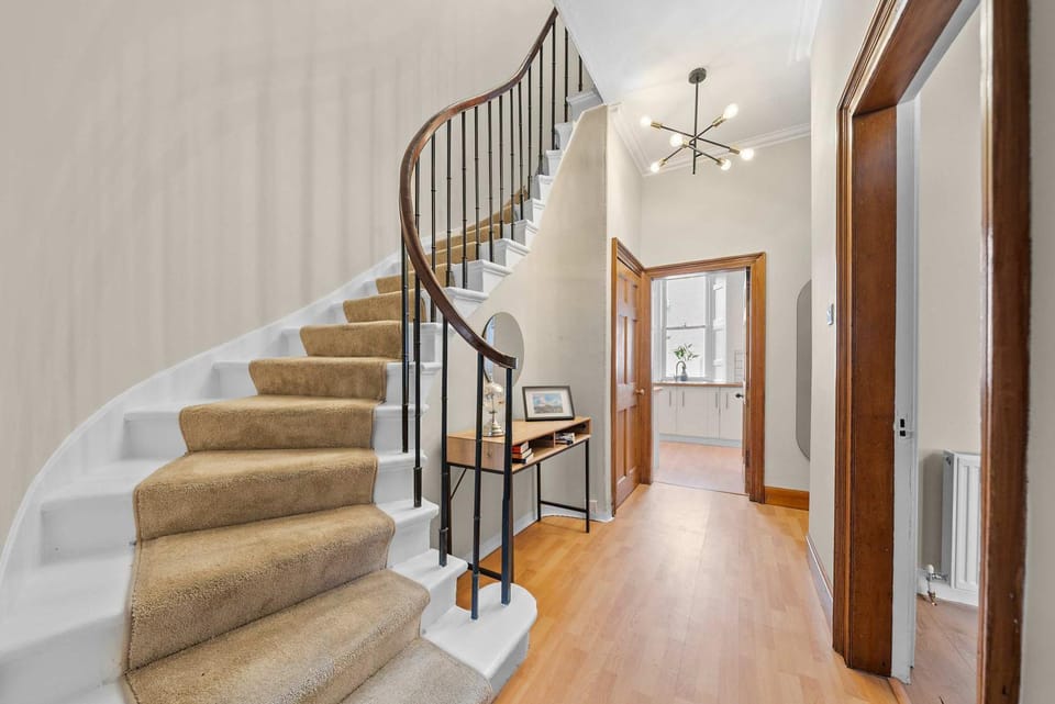 Castle Terrace Stylish Victorian Townhouse in the Heart of Stirling House in Stirling
