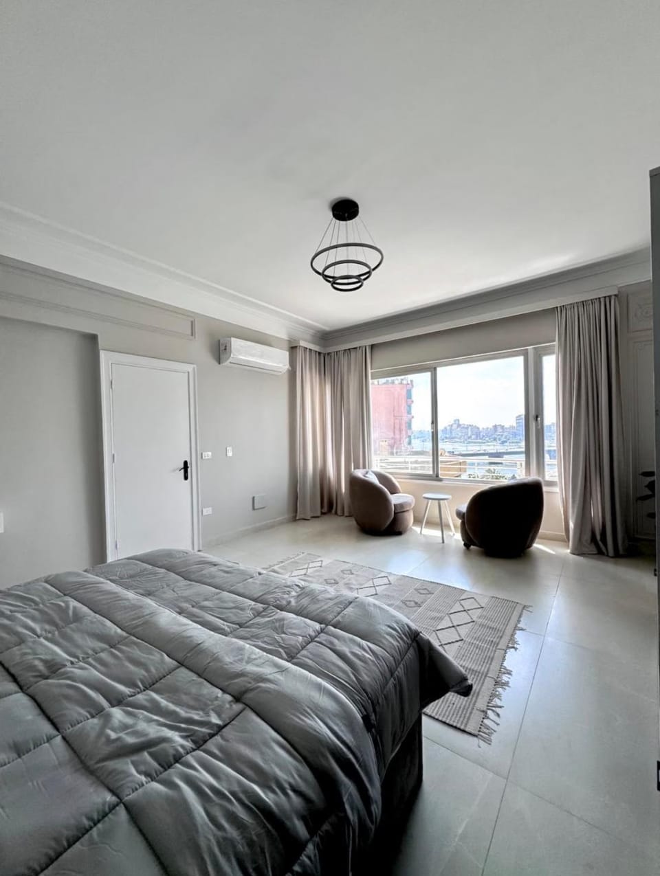 Luxury 5-Star Apartment, Prime Nile View Apartment in Cairo