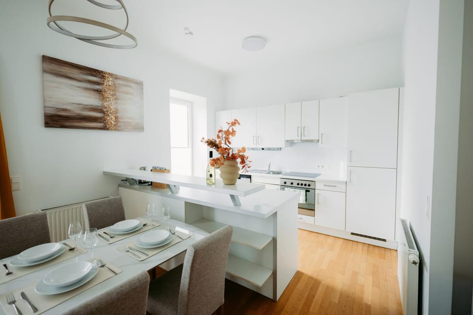 Dining area, kitchen