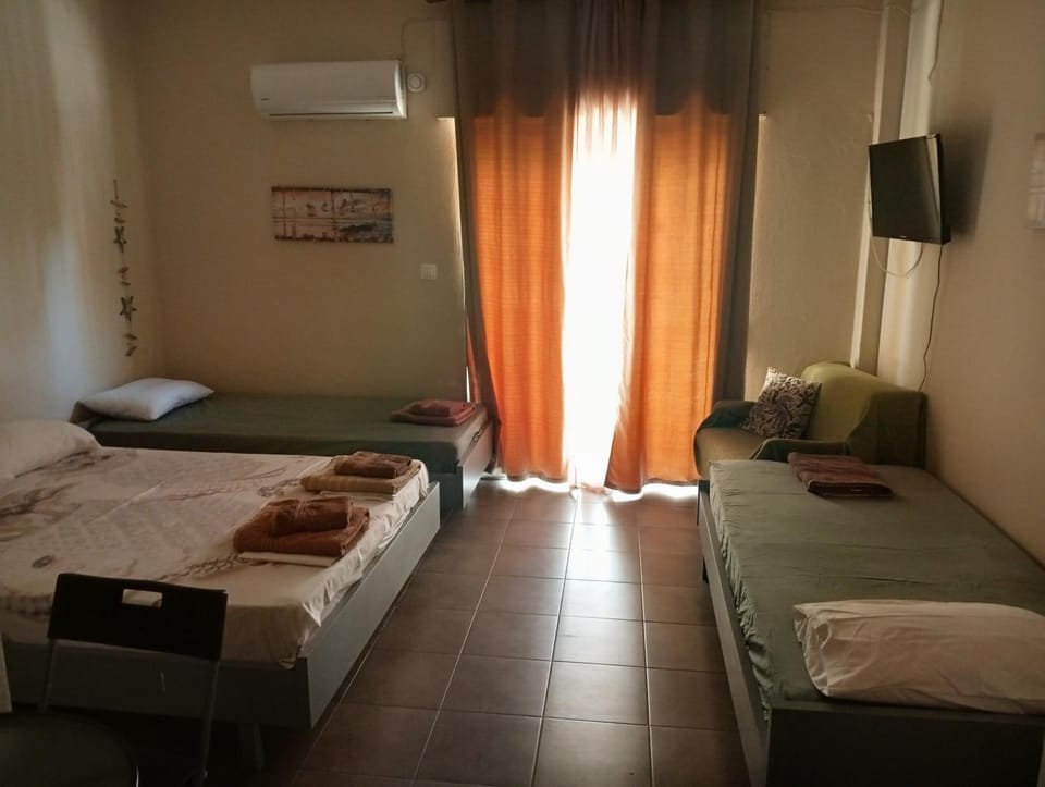 Bed, TV and multimedia, towels, air conditioner