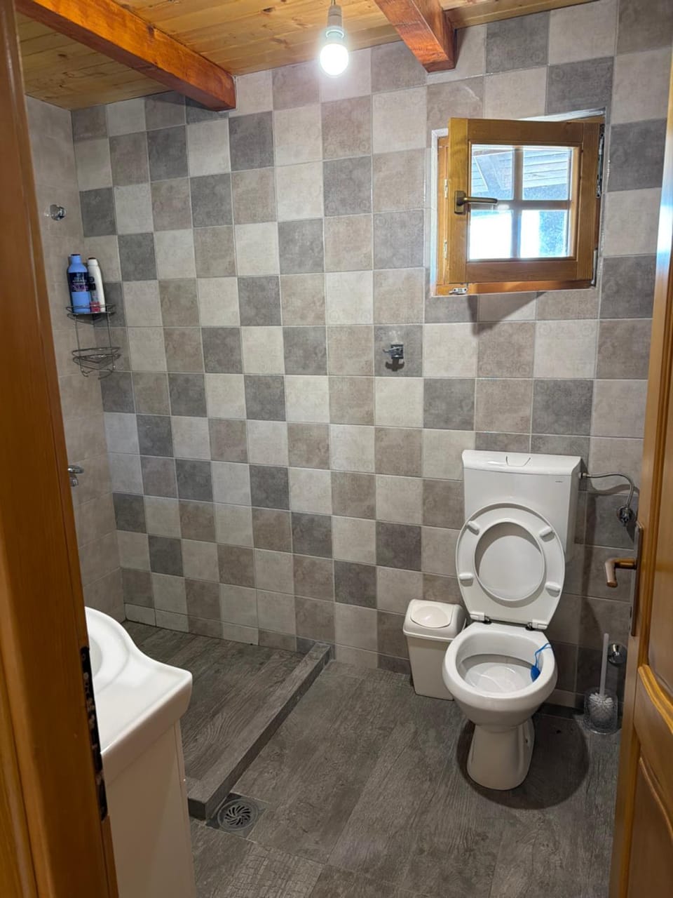 Laki House Skadar lake Campground/ 
RV Resort in Podgorica Municipality, Montenegro