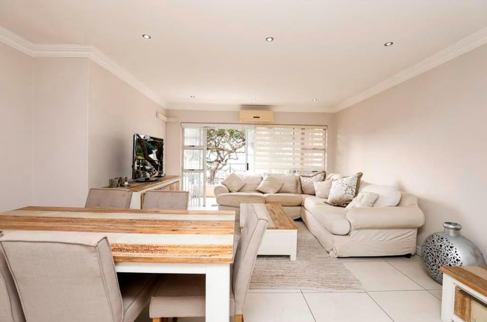 ALUMiRAND Apartment in Camps Bay