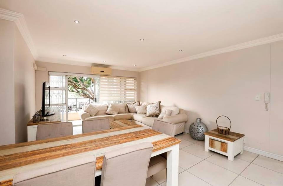 ALUMiRAND Apartment in Camps Bay