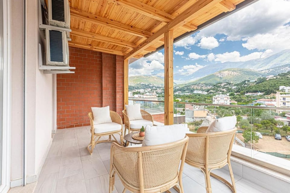 Property building, View (from property/room), Balcony/Terrace, Dining area