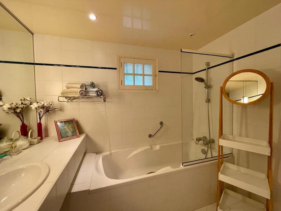 Studio privé 2personnes avec piscine, Sauna, salle de sport House in Nouvelle-Aquitaine
