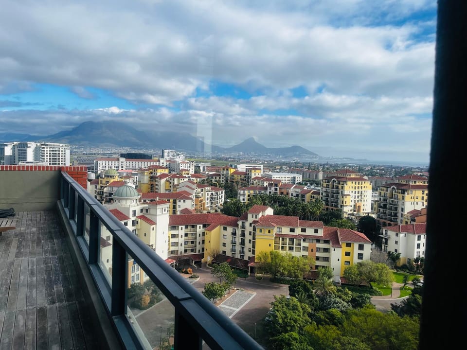 Property building, View (from property/room), City view, Mountain view, River view, River view, Sea view