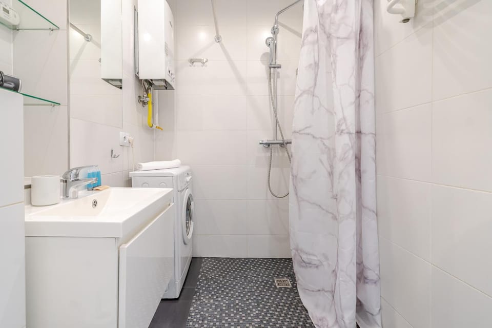 Shower, Bathroom, towels