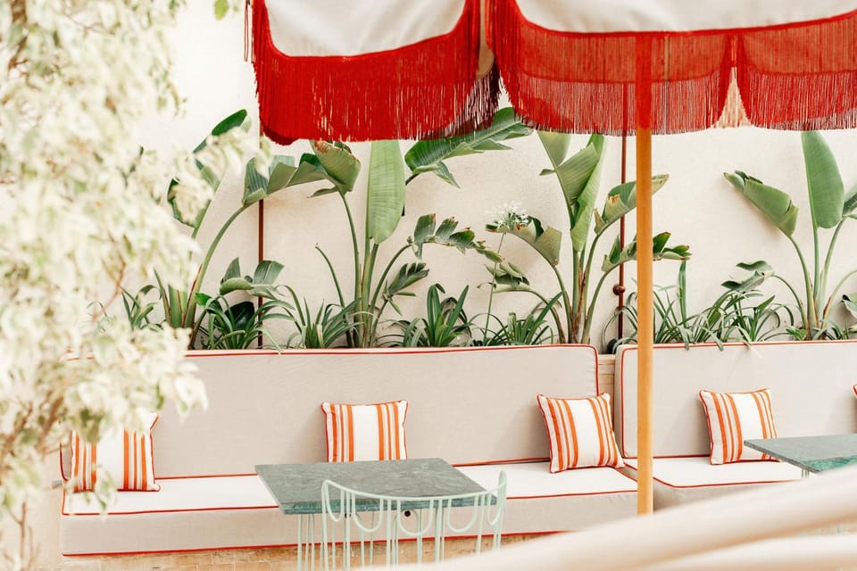 Day, Garden, Living room, Seating area, Garden view