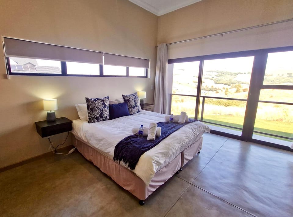 Bedroom, towels