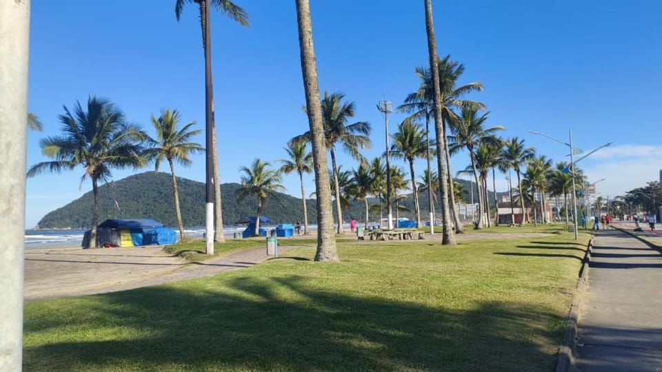 Apê d'praia 24 - Beira Mar Bertioga Apenas para dormir Apartment in Bertioga