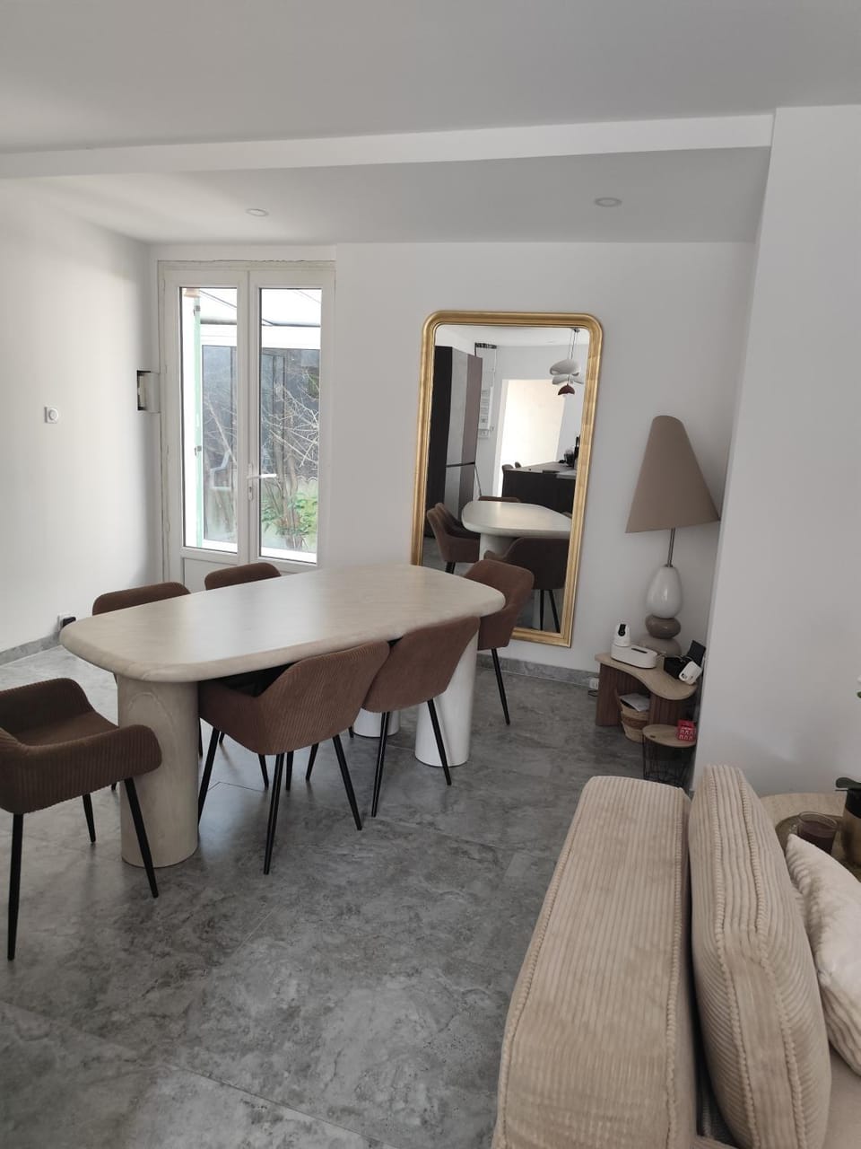 Seating area, Dining area