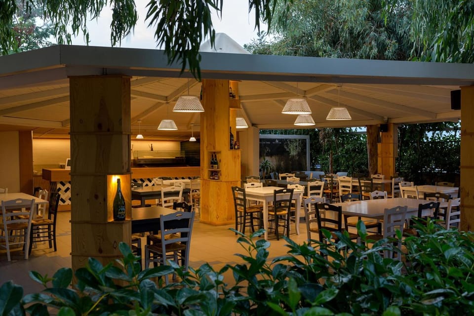 Patio, Restaurant/places to eat, Day, Garden, Banquet/Function facilities, Garden view