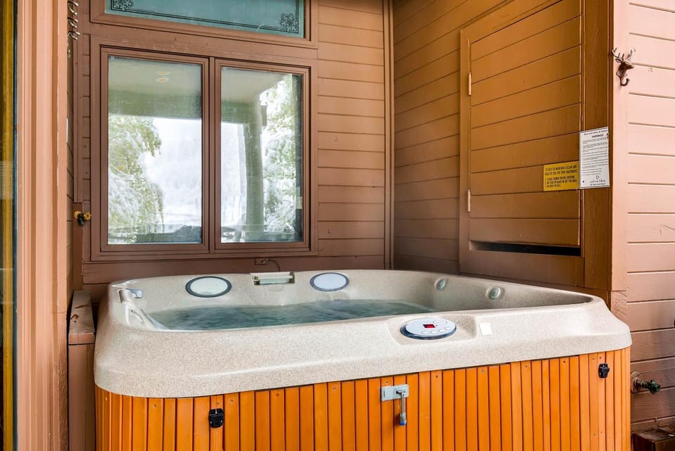 Powder Run C11 by Park City Lodging Apartment in Park City