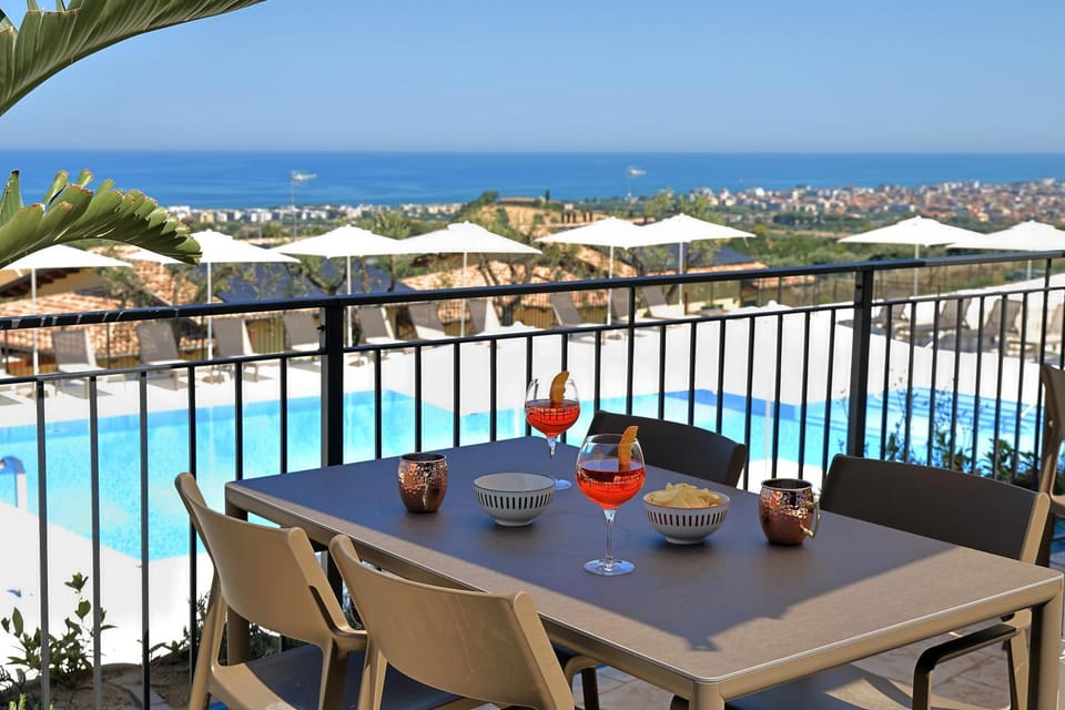 Parco Valle della Civita - vista mare con giardino Apartment in Abruzzo