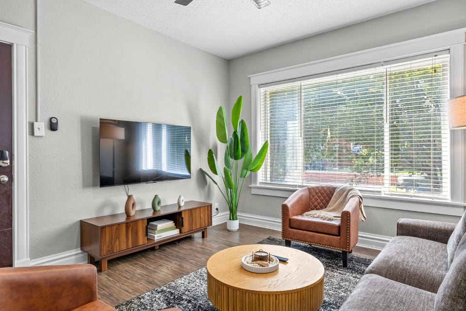 TV and multimedia, Living room, Photo of the whole room, Seating area