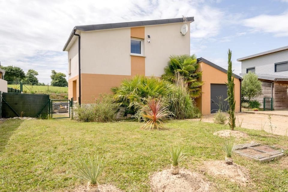 Les Fauvettes I Maison cosy avec jardin et cinéma Apartment in Brittany