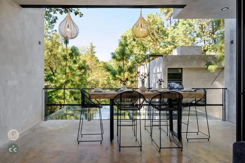 Magnifica Casa Terraza Jacuzzi y Vista al Bosque House in Valle de Bravo