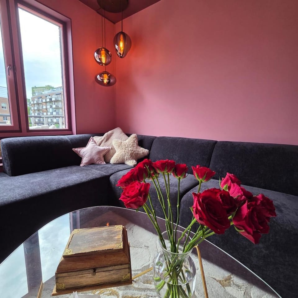 Bright and modern 2-room apartment with a sunny balcony Apartment in Oslo