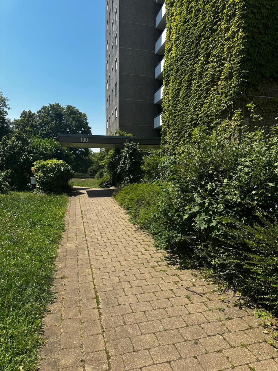 Property building, Facade/entrance