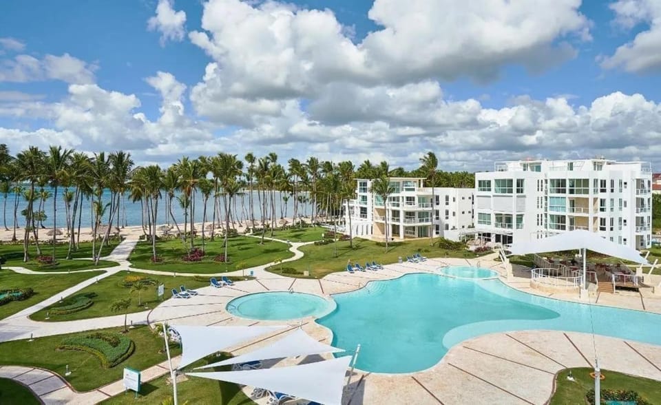 Beach, Swimming pool