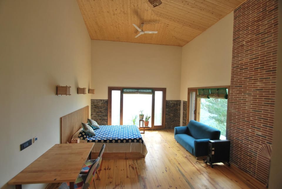 View (from property/room), Seating area, Bedroom, Mountain view