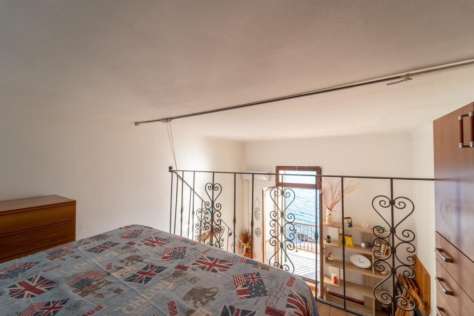 Bed, Sea view, wardrobe, air conditioner